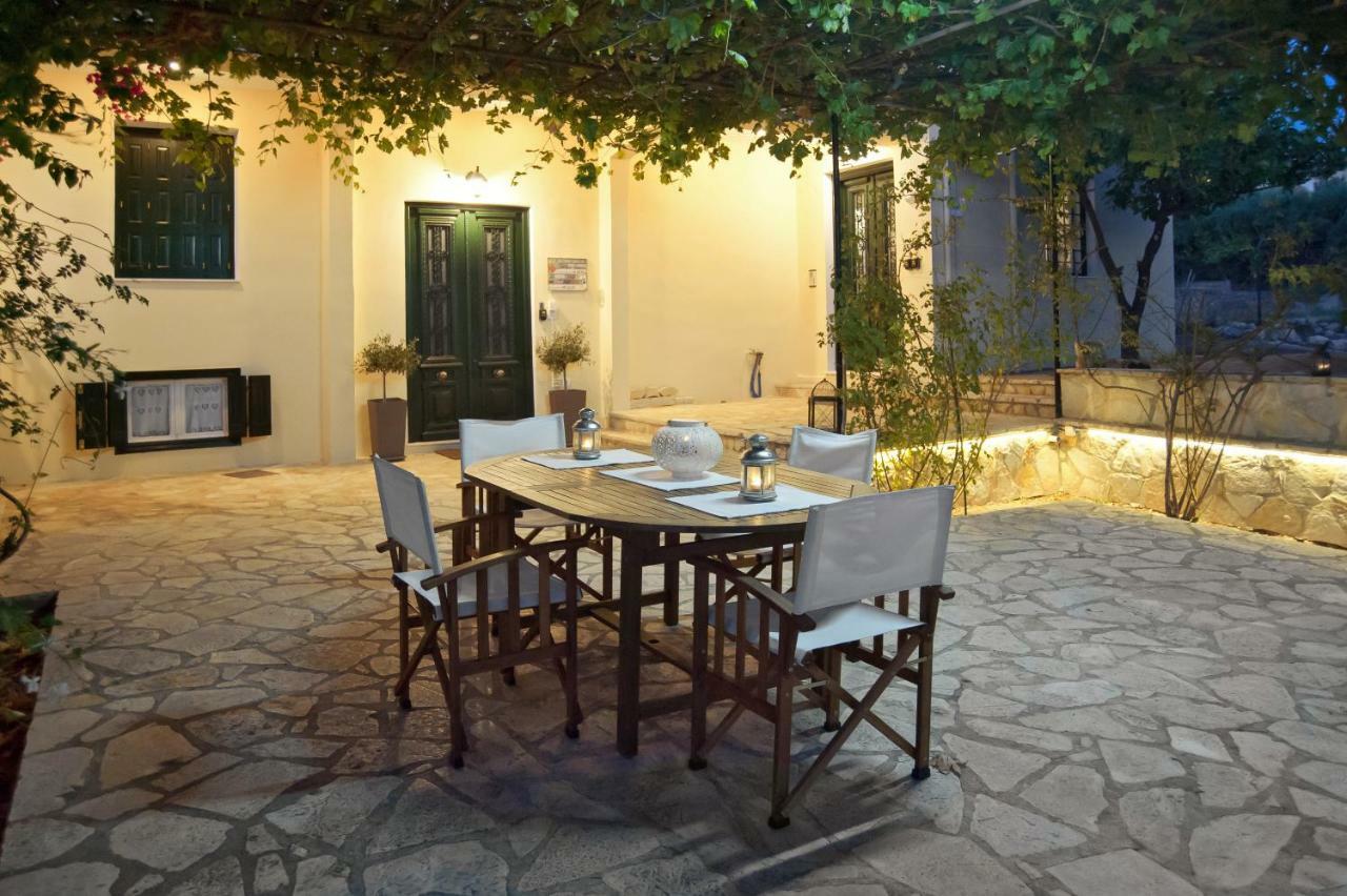 Elia Apartments Chrisso Delphes Extérieur photo